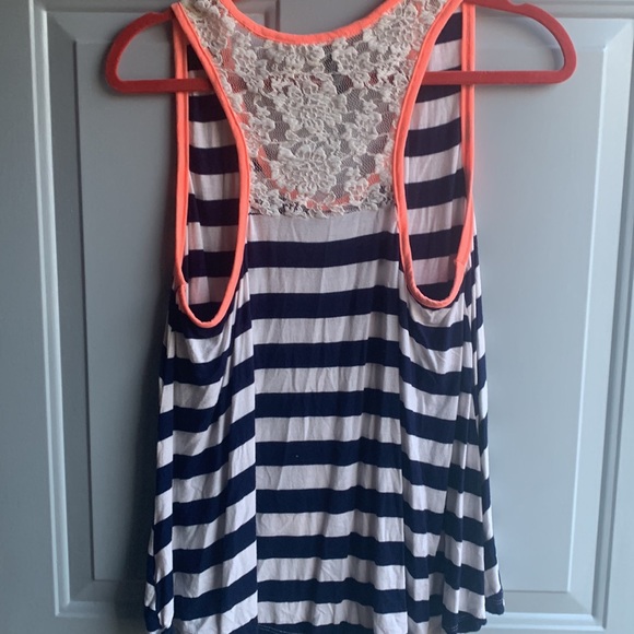 ✨3/$12✨Womens tank - Picture 3 of 3